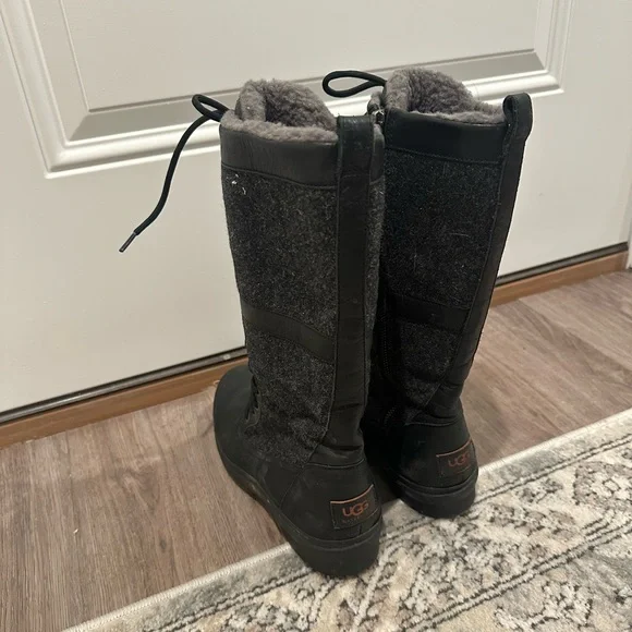 UGG Elvia Tall Boots Size 10 Women’s Great Condition Black Wool Lined Rubber - Picture 3 of 9